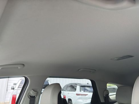 Used 2024 Kia Sportage EX image 28