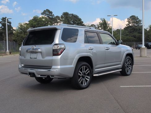 Used 2020 Toyota 4Runner Limited AWD/4WD image 4