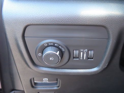 Used 2024 Jeep Grand Cherokee L Limited RWD image 26