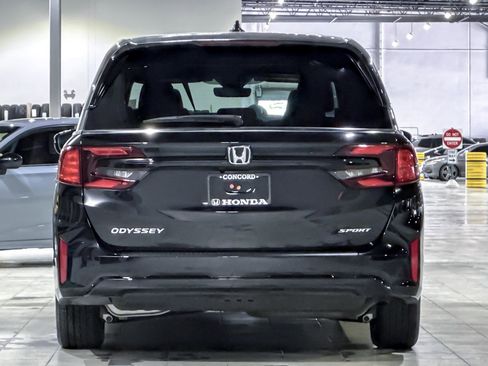 Used 2025 Honda Odyssey Sport-L image 9