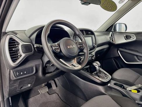 Used 2024 Kia Soul LX w/ Option Group 015 FWD image 9