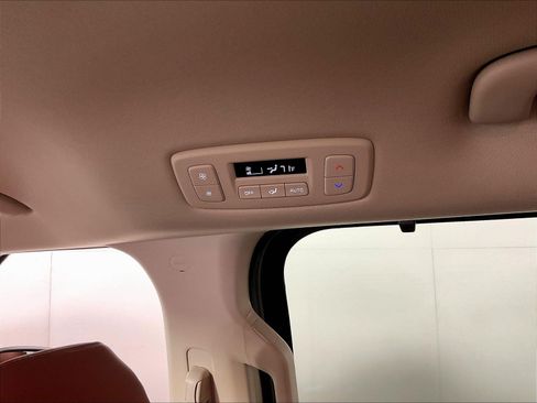 Used 2026 Kia Carnival EX FWD image 10