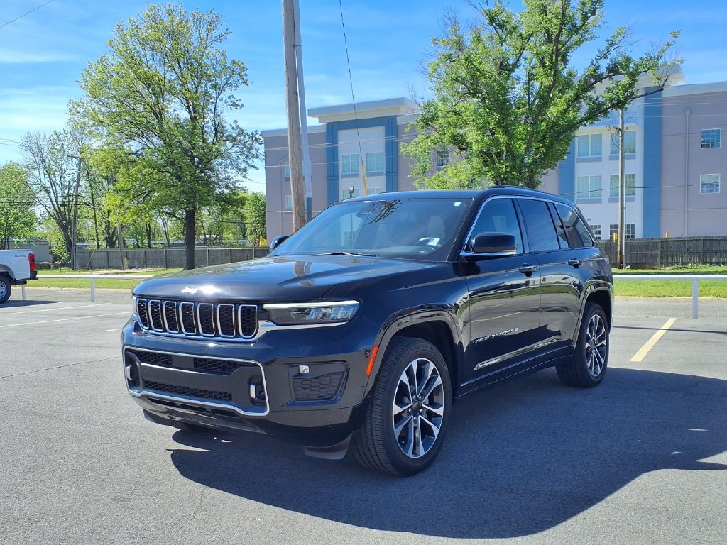 Used 2022 Jeep Grand Cherokee Overland AWD/4WD image 19