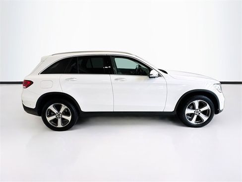 Used 2020 Mercedes-Benz GLC 300 4MATIC image 3