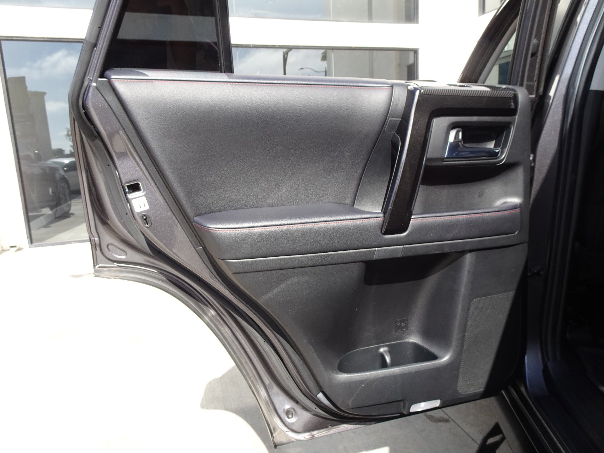 Used 2021 Toyota 4Runner Venture w/ Moonroof Package AWD/4WD image 16
