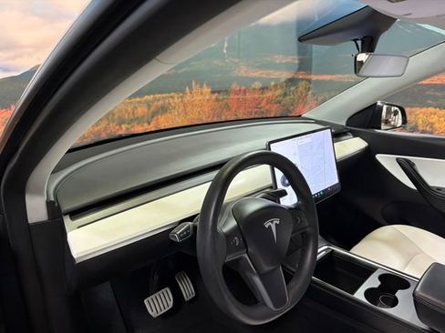 Used 2022 Tesla Model Y Performance AWD/4WD image 20