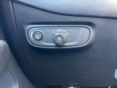 Used 2019 Chevrolet Equinox LT image 23