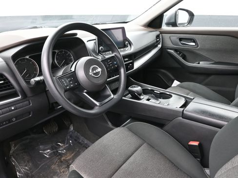 Used 2023 Nissan Rogue SV image 10