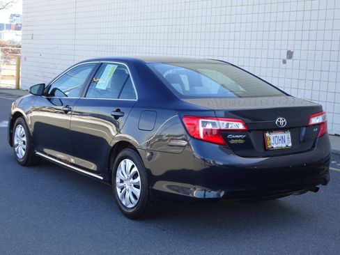Used 2013 Toyota Camry LE image 5