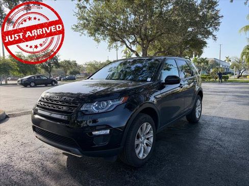 Used 2019 Land Rover Discovery Sport SE AWD/4WD image 2