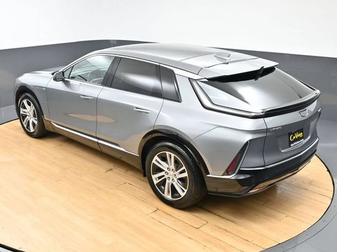 Used 2024 Cadillac Lyriq Tech RWD image 6