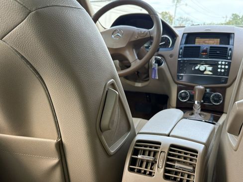 Used 2008 Mercedes-Benz C 300 Luxury w/ P1 Pkg image 34