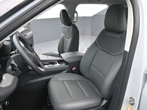 New 2026 Ford Explorer Active w/ Active Comfort Package image 12