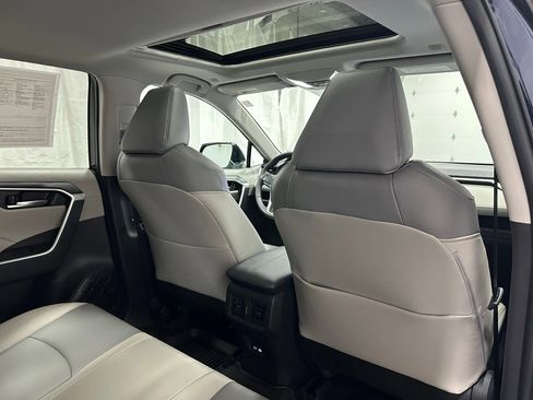 Used 2025 Toyota RAV4 XLE Premium image 53