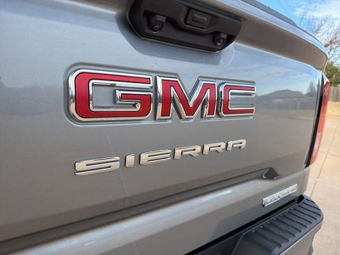 Used 2025 GMC Sierra 1500 Elevation image 18