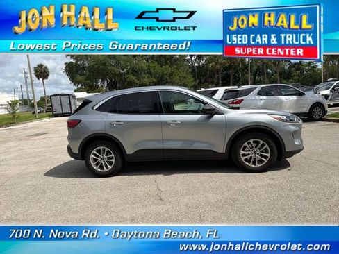 Used 2022 Ford Escape SE FWD image 14