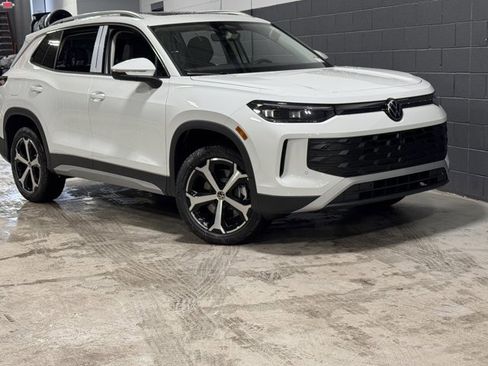 New 2026 Volkswagen Tiguan SE image 1