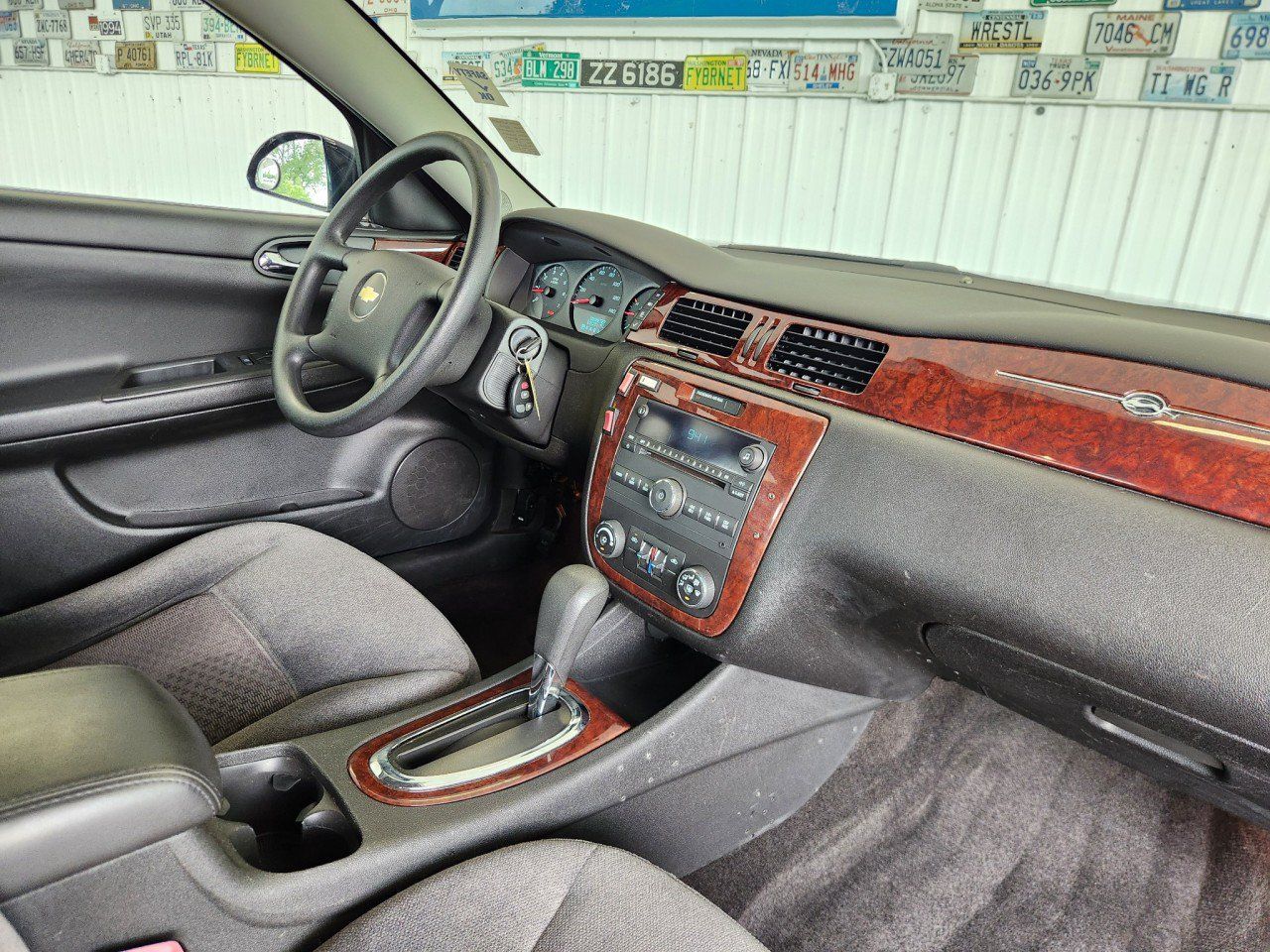 Used 2010 Chevrolet Impala LS FWD image 2