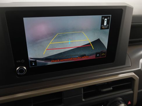 Certified 2025 Toyota Tacoma SR5 image 27