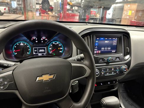 Used 2021 Chevrolet Colorado W/T w/ WT Convenience Package image 2