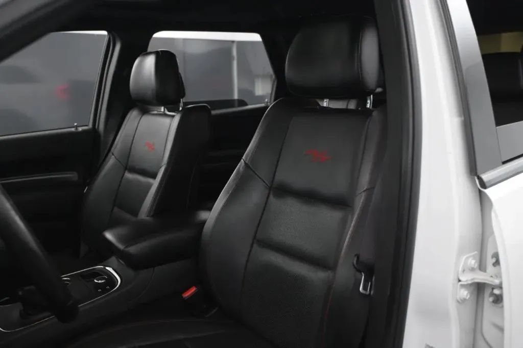 Used 2018 Dodge Durango R/T w/ Blacktop Package AWD/4WD image 35