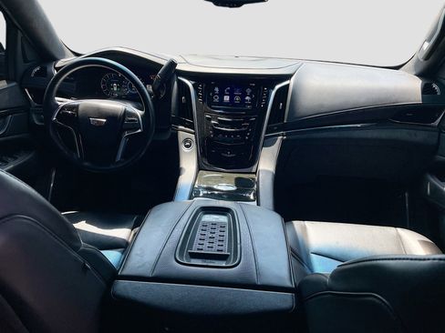 Used 2016 Cadillac Escalade Platinum RWD image 16