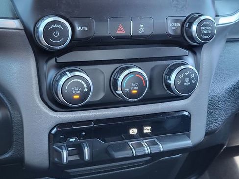 Used 2022 RAM 2500 Big Horn AWD/4WD image 19