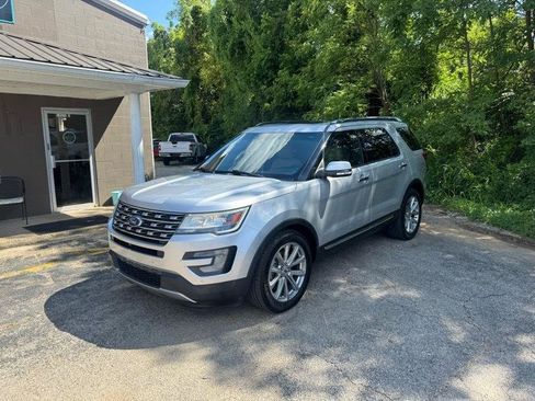 Used 2017 Ford Explorer Limited FWD image 1