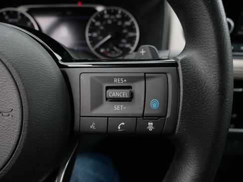Used 2022 Nissan Rogue SV AWD/4WD image 25