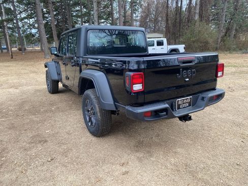 New 2026 Jeep Gladiator Sport image 7