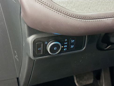 Used 2025 Ford Explorer Platinum w/ LUX Leather Package image 17