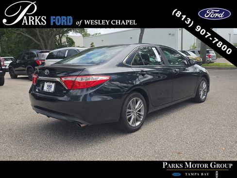 Used 2015 Toyota Camry SE FWD image 4