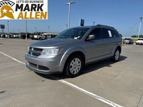 Used 2016 Dodge Journey SE w/ Flexible Seating Group FWD image 1
