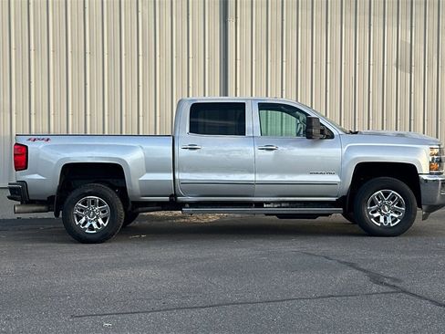Used 2017 Chevrolet Silverado 2500 LTZ image 4