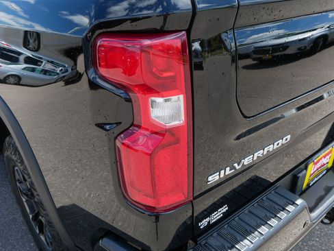 Used 2023 Chevrolet Silverado 1500 ZR2 w/ Technology Package AWD/4WD image 17