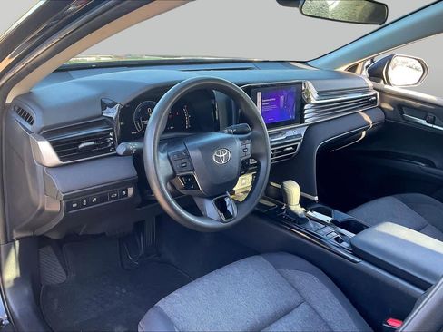 Used 2025 Toyota Camry LE FWD image 17