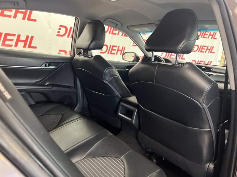 Used 2020 Toyota Camry SE FWD image 11