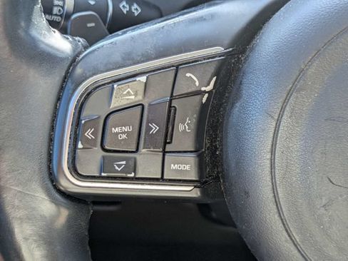 Used 2017 Jaguar F-PACE Prestige AWD/4WD image 25