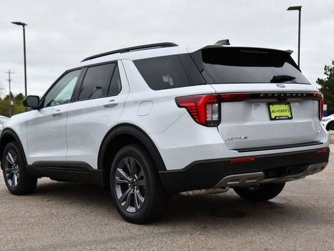 New 2026 Ford Explorer Active AWD/4WD image 4