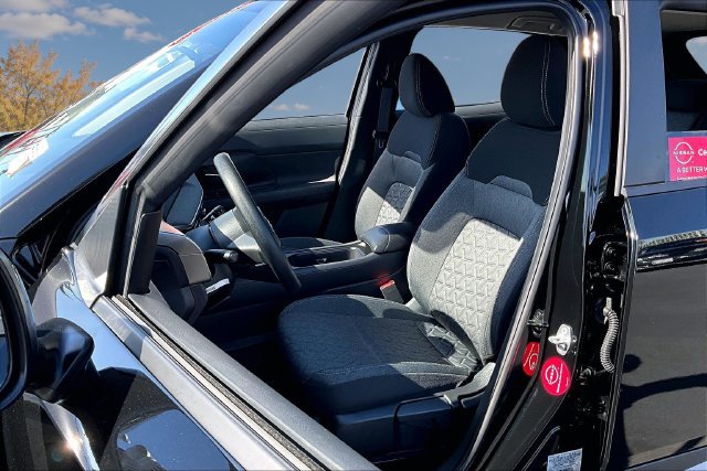 Used 2026 Nissan Kicks SV FWD image 21