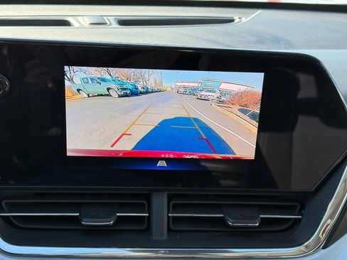 Used 2025 Chevrolet Trax LT w/ LT Convenience Package image 22