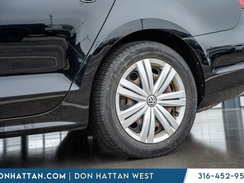 Used 2017 Volkswagen Jetta S image 33