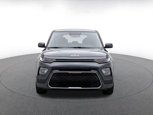 Used 2025 Kia Soul LX w/ LX Technology Package FWD image 2