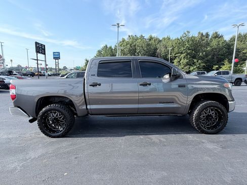 Used 2021 Toyota Tundra SR5 w/ SR5 Upgrade Package AWD/4WD image 4