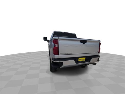 Used 2022 Chevrolet Silverado 2500 LT w/ Convenience Package AWD/4WD image 7