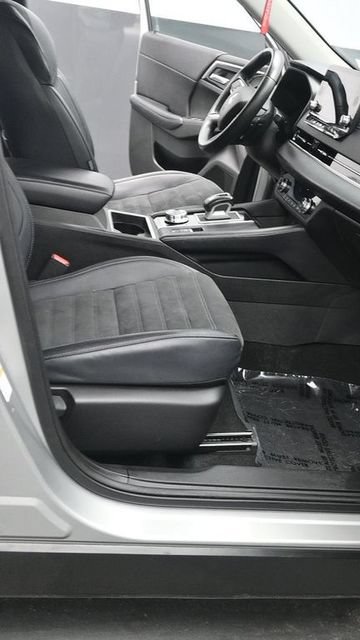 Used 2024 Mitsubishi Outlander SE AWD/4WD image 13
