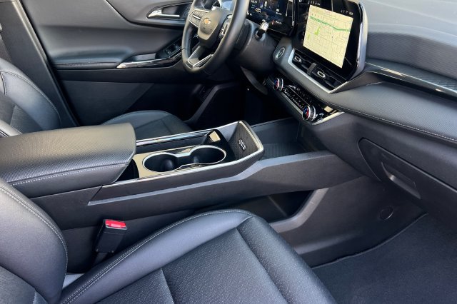 Used 2025 Chevrolet Equinox LT w/ Convenience Package II FWD image 20