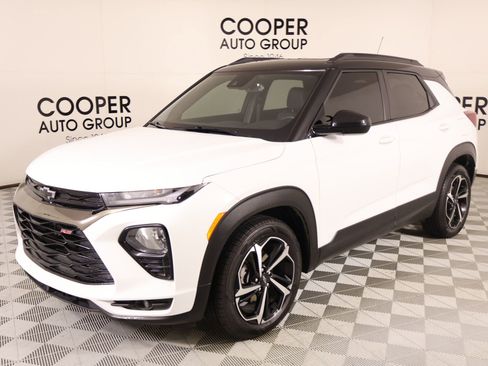 Used 2023 Chevrolet TrailBlazer RS w/ Sun and Liftgate Package FWD image 10