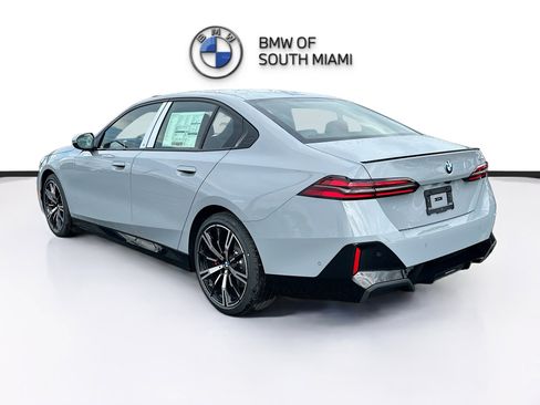 New 2026 BMW i5 eDrive40 w/ M Sport Package image 4