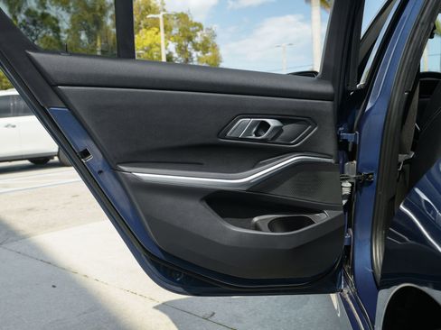 Used 2022 BMW 330i Sedan w/ Premium Package image 34